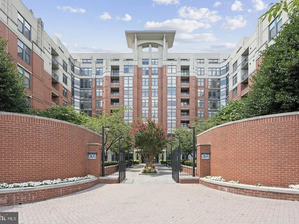 1021 N Garfield St APT 247, Arlington, VA 22201