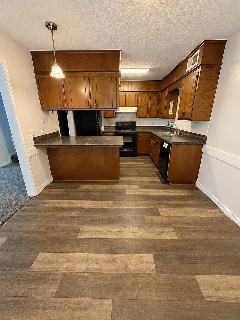 Beacon Hill Townhomes — Photo 4
