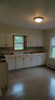 2nd image of 173 Old Center St