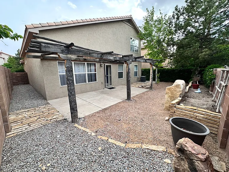 7419 Desert Eagle Rd NE — Photo 35