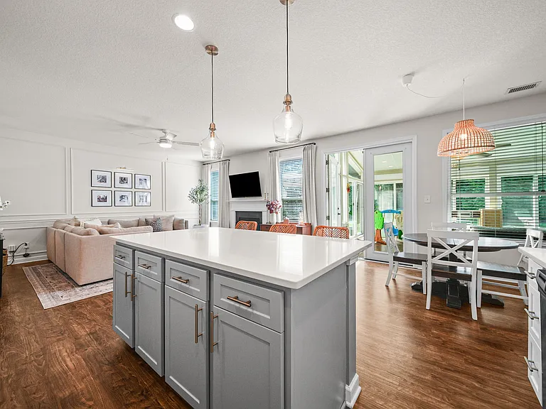 1113 McKee Farm Ln — Photo 3