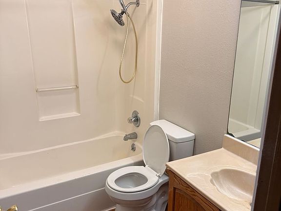 3rd image of 219 S Jefferson St #237