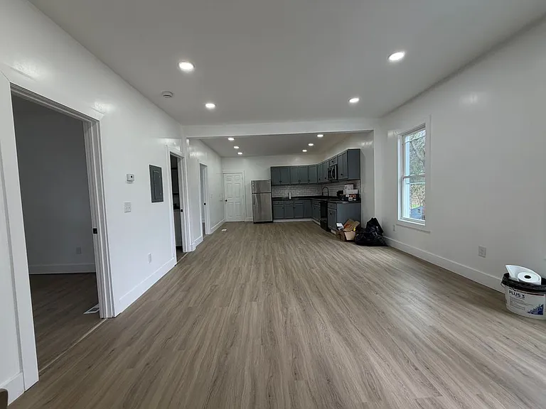 7 Hewitt St — Photo 3