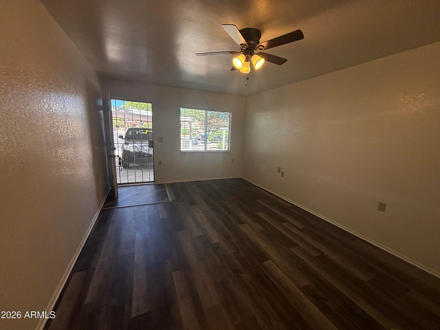 2 bed, 1.0 bath, 912 sqft, $1,295 — Photo 2