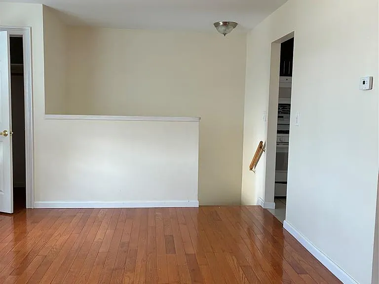 44 Franklin St — Photo 2