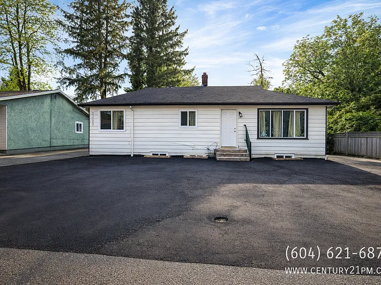 2329 Mouldstade Rd #LOWER — Photo 1