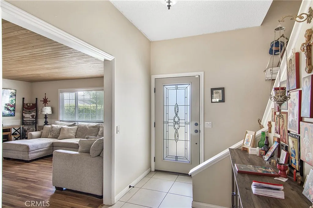4 bed, 2.5 bath, 2115 sqft, $3,345 — Photo 3