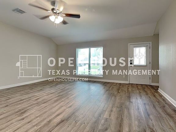 3rd image of 3912 Ashwood Dr