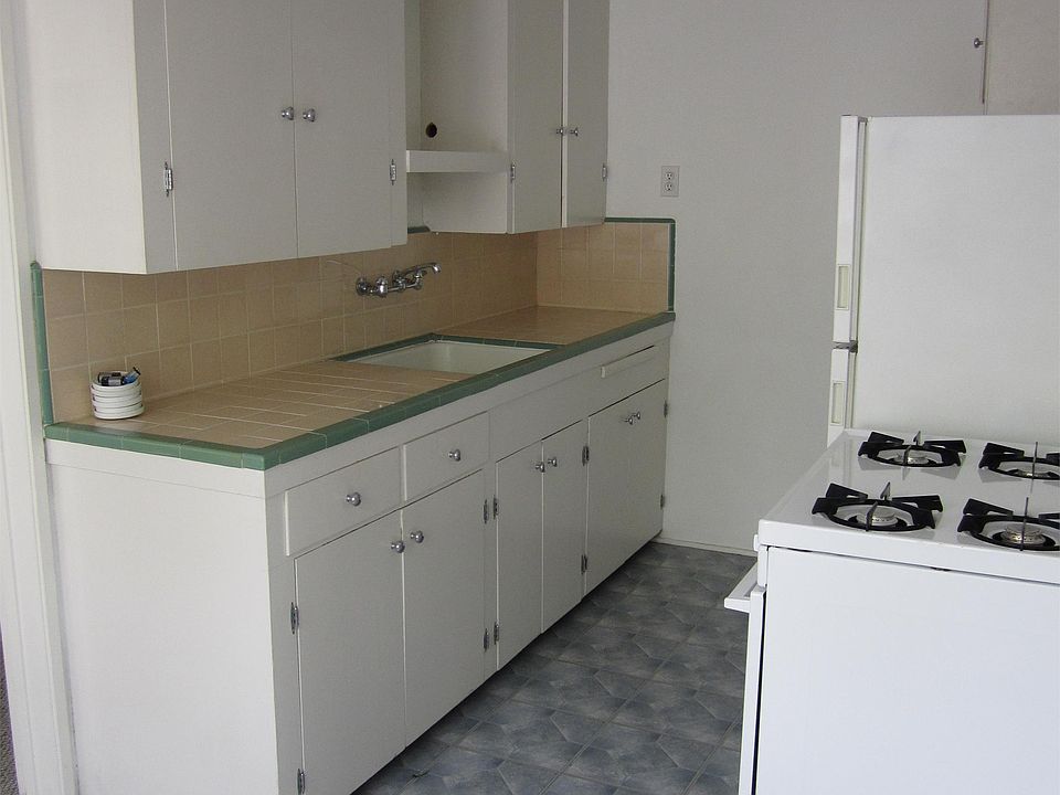 2nd image of 150 Orange Ave APT 4