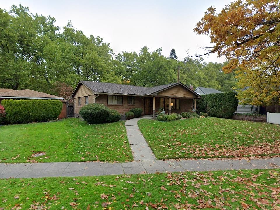 2nd image of 620 W 19th Ave
