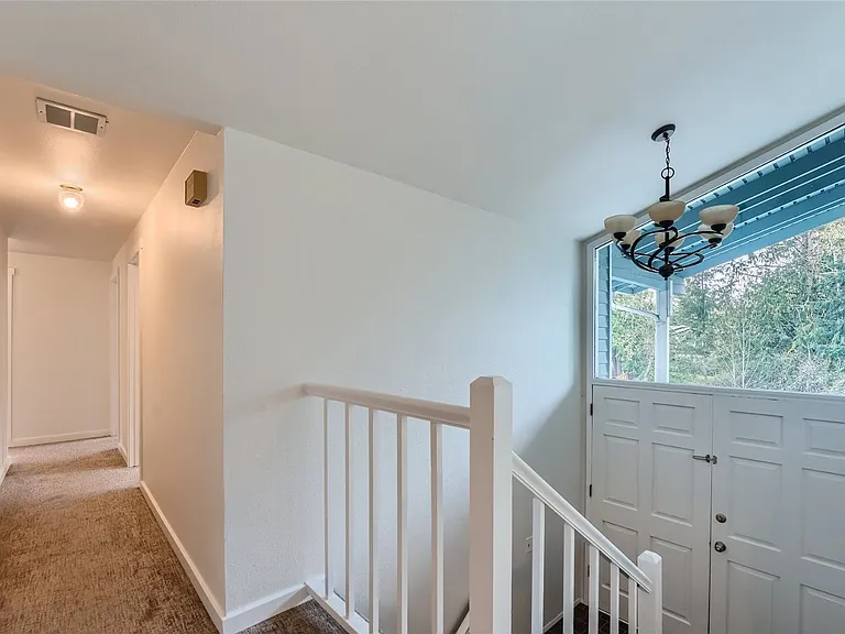 17308 NE 13th Pl — Photo 3