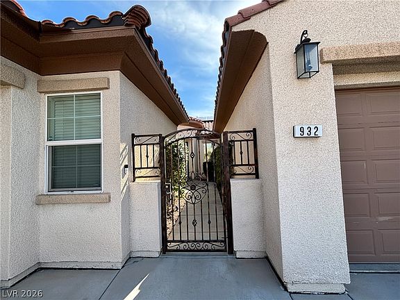 2nd image of 932 Viscanio Pl