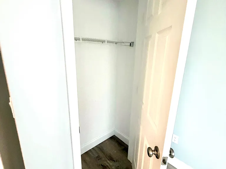 110 Lafayette Rd — Photo 9