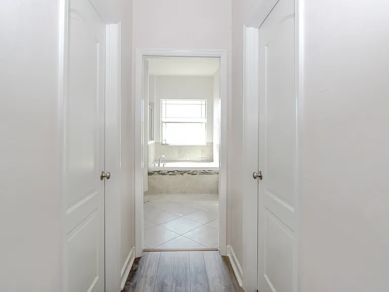 989 NW 231st Way — Photo 11