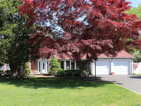 31 Hyde Lane, Coram, NY 11727