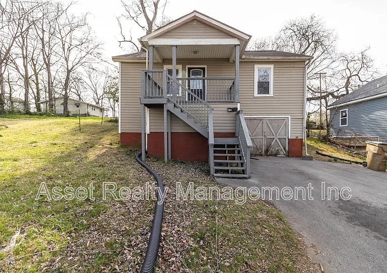 218 W Columbia Ave — Photo 1