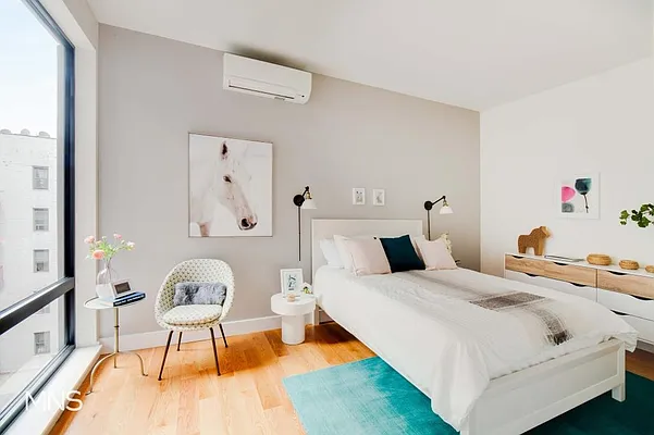 Sold by MNS | media 8