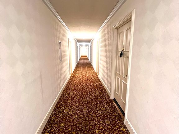 7th floor Hallway