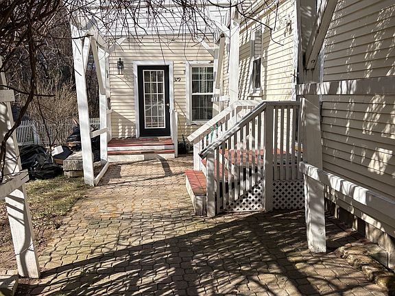 Side Entrance. Pergola and Privacy