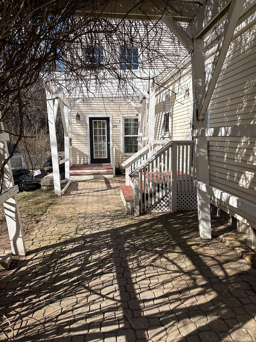 Side Entrance. Pergola and Privacy - Concord Rd