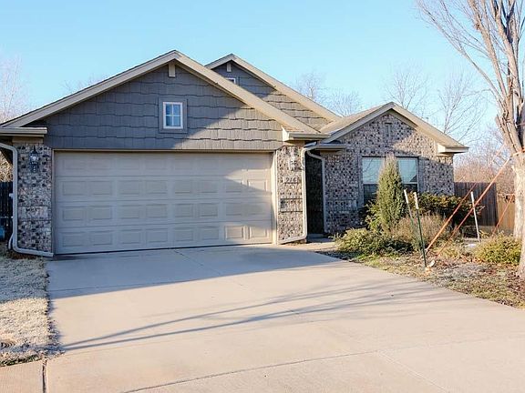 2nd image of 916 S Linford Dr