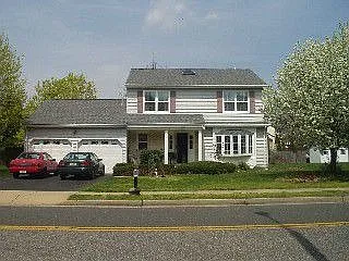 39 Stanley Ave photo 1
