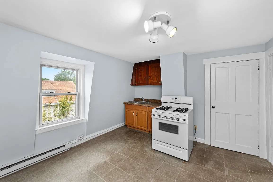 1 bed, 800 sqft, $1,800 — Photo 1