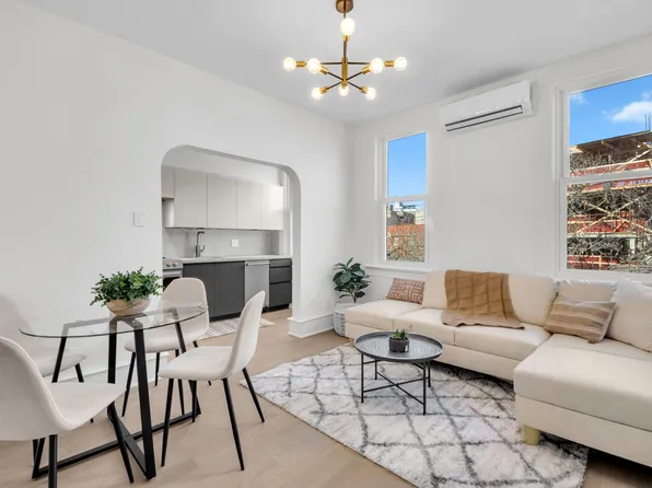 25-20 Newtown Avenue image 3 of 14