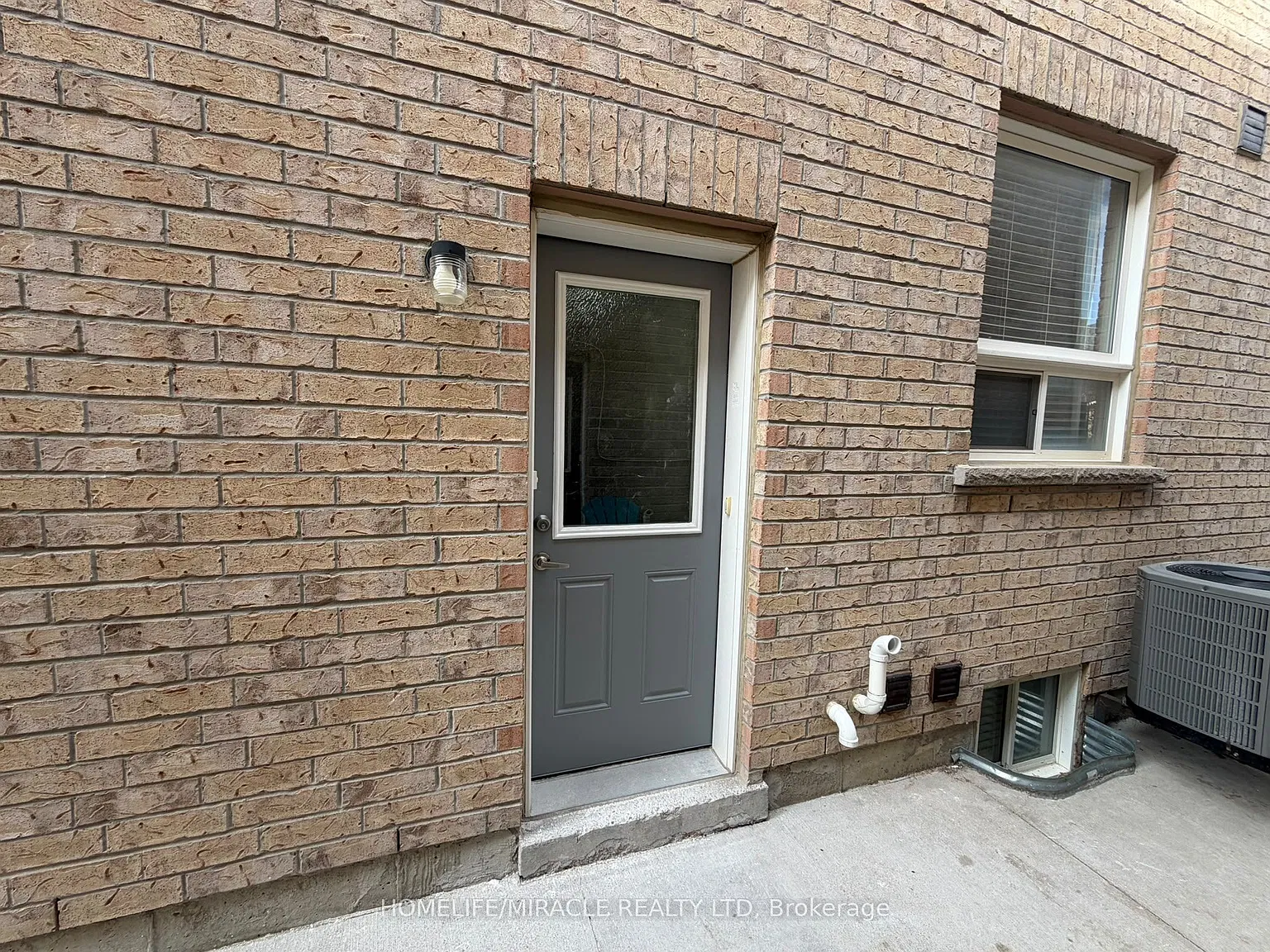 2 bed, $1,650 — Photo 2