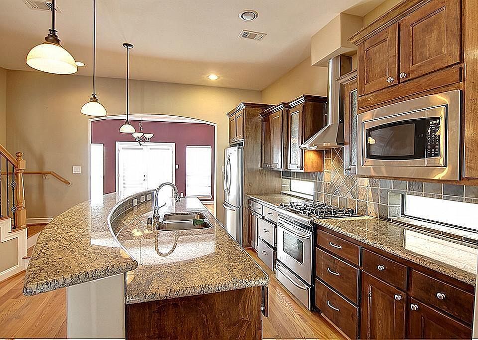 5705 Petty St STE C, Houston, TX 77007 | Zillow