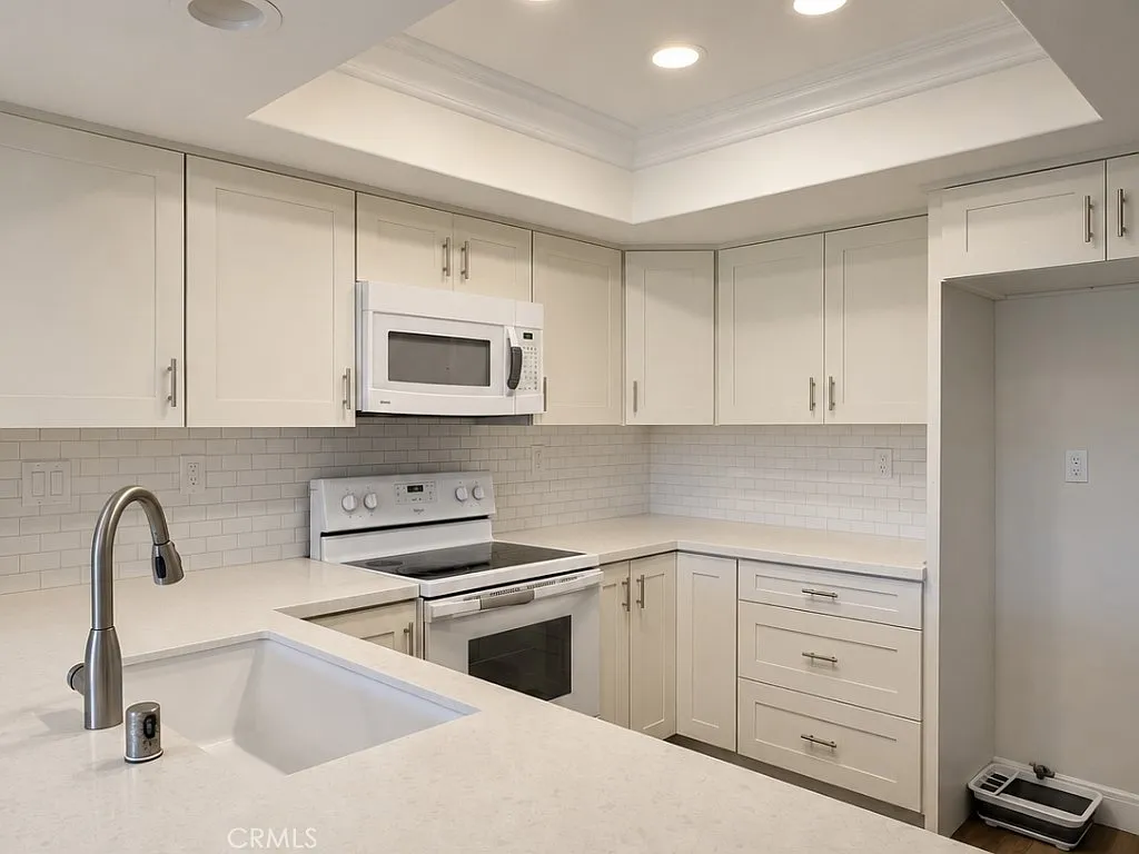 Building Photo - 24612 Zena Ct