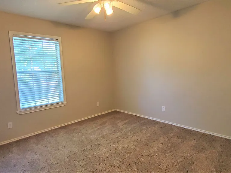 3117 N Bell Ave — Photo 26