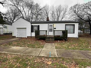 1953 S 16th St, Springfield, IL 62703