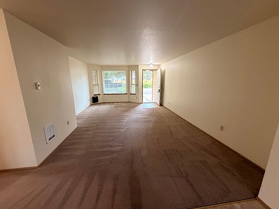 4th image of 8525 44th Dr NE #2