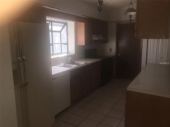 4th image of 2530 Heath Ct