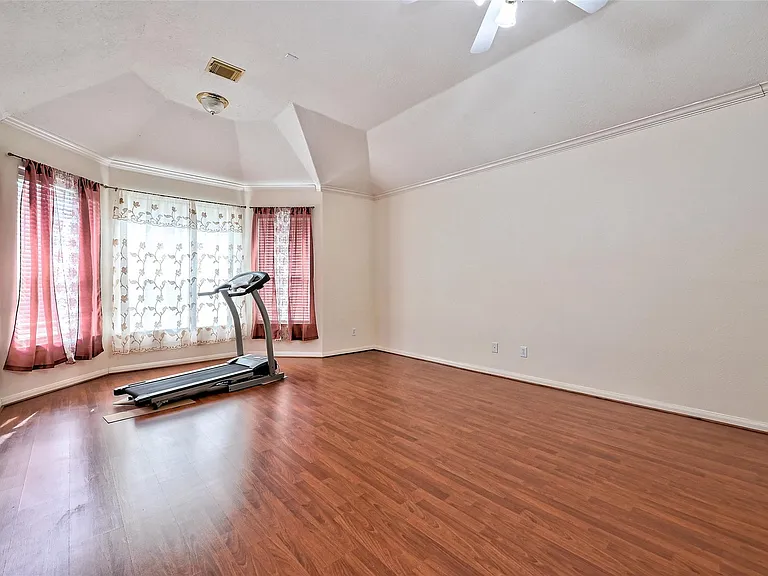 6806 Rhodes Ct — Photo 39