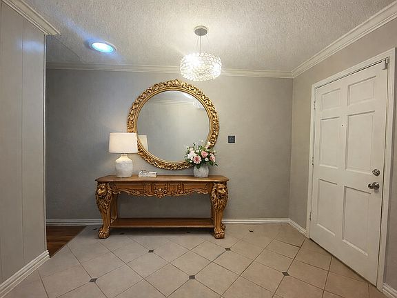 2nd image of 2736 Golfing Green Dr