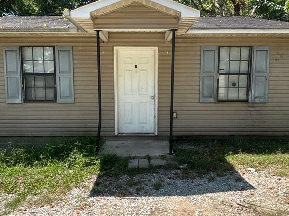 9 N Main St #B