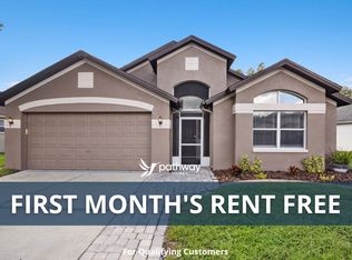 1533 Maximilian Dr, Zephyrhills, FL 33543