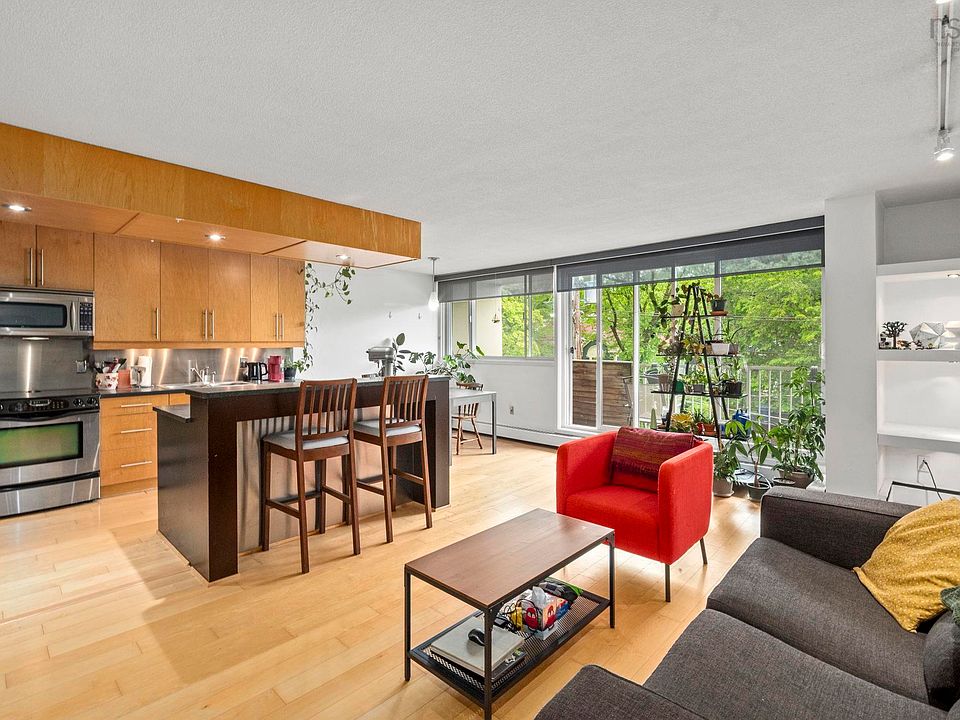 1st image of 990 McLean St #404
