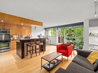 990 McLean St #404, Halifax, NS B3H 2V1