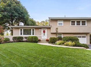 1039 Sunny Hill Dr, Columbus, OH 43221