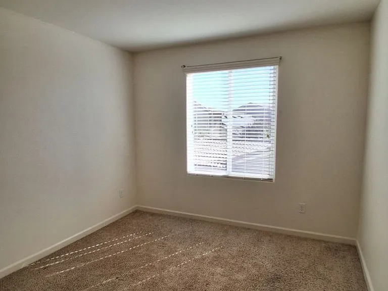 3813 Griffith Ave — Photo 15