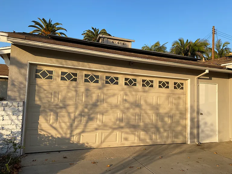 1552 Densmore St — Photo 3