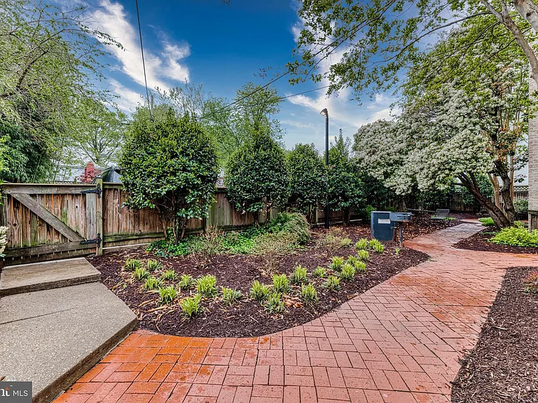 1363 K St SE #202 — Photo 23