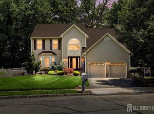 45 Woodruff Dr, Matawan, NJ 07747