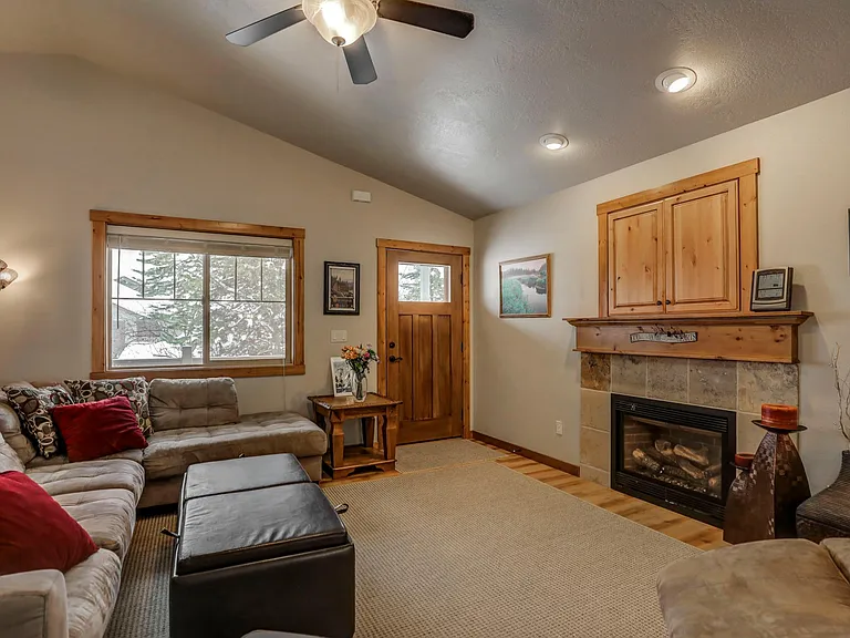 1683 Ginney Way — Photo 5