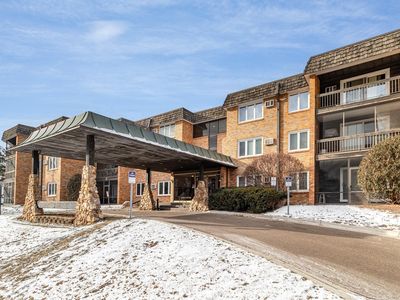 3200 Virginia Ave S APT 104, Saint Louis Park, MN, 55426