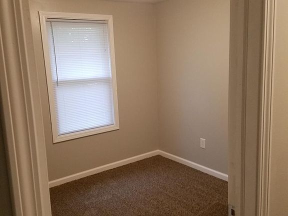 5th image of 104 Topsfield Farm Cir