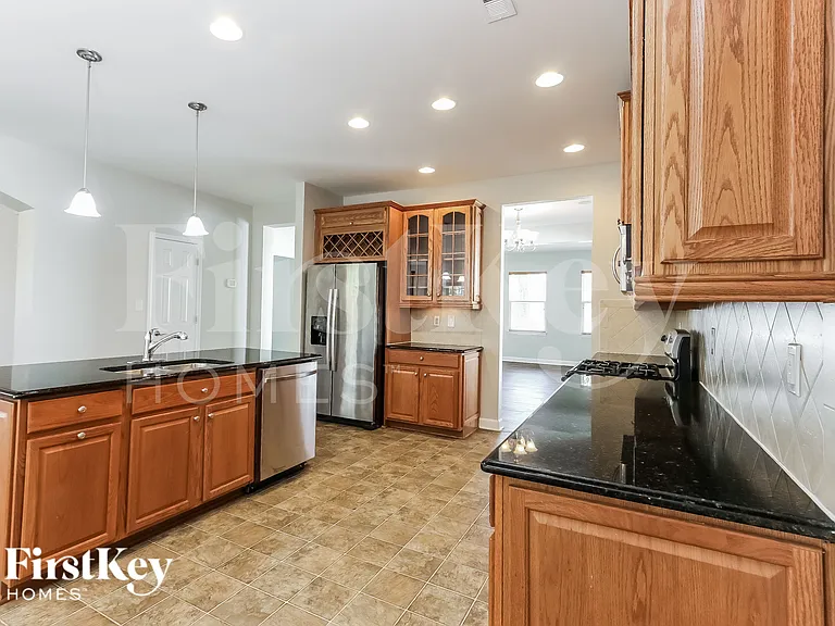 1376 Bottle Brush Ln — Photo 4
